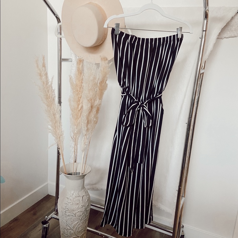 Strapless Striped Jumpsuit 🤍🖤🤍🖤